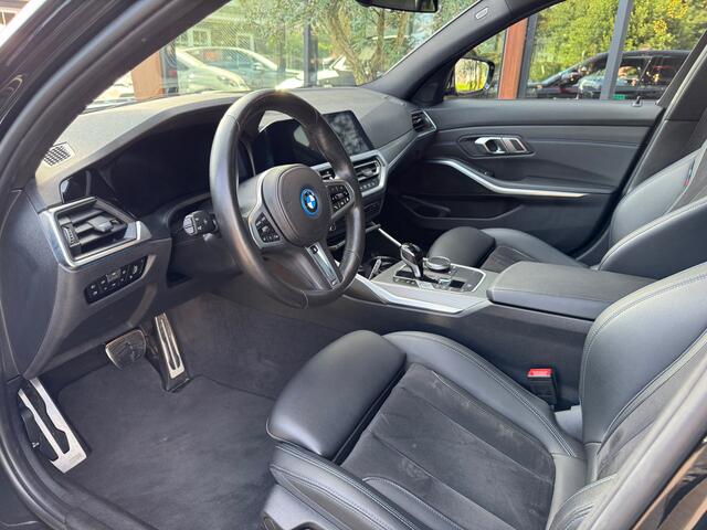 BMW 3-SERIE 330e High Exe | M-performance | Camera | CarPlay