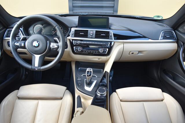 BMW 3-SERIE Touring 320i Luxury Edition * Panoramadak * Trekhaak * Sportstoelen * Camera *