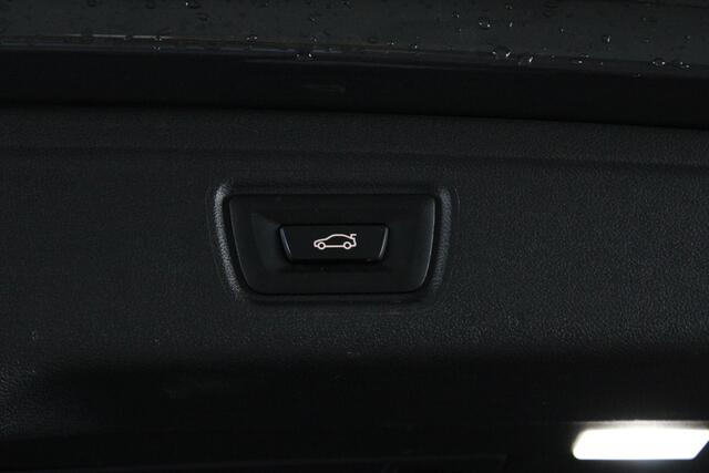 BMW 3-SERIE Touring 318d Touring M-Sport Laser - Leder - M-Sport