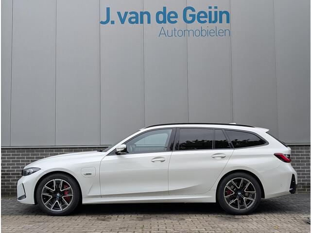 BMW 3-SERIE Touring 330e M-pakket Pro | Comfort | Parking | Carbon | 1e Eig