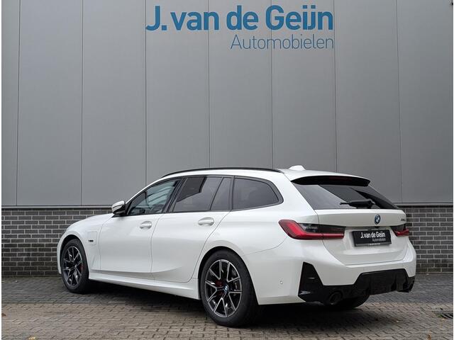 BMW 3-SERIE Touring 330e M-pakket Pro | Comfort | Parking | Carbon | 1e Eig