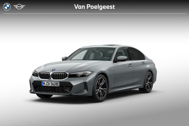 BMW 3-SERIE Sedan 330e | M Sport | Comfort Pack