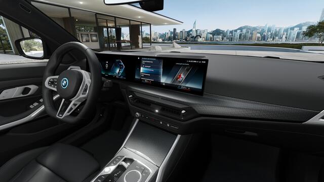 BMW 3-SERIE 330e High Executive M Sport Automaat / Schuif-kanteldak / Sportstoelen / Parking Assistant Plus / Comfort Access / Adaptieve LED / Stuurverwarming / Live Cockpit Professional