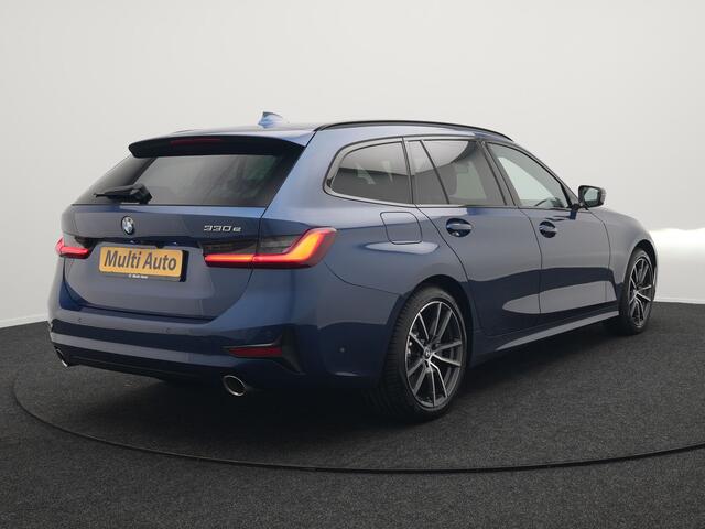 BMW 3-SERIE Touring 330e Sportline Plug In Hybrid 293pk Dealer O.H PHEV | Adaptive Cruise | 360 Camera | Head Up | Laser LED | Keyless | Sportstoelen Verwarmd | M Sportstuur | 18"L.M | Apple Carplay |
