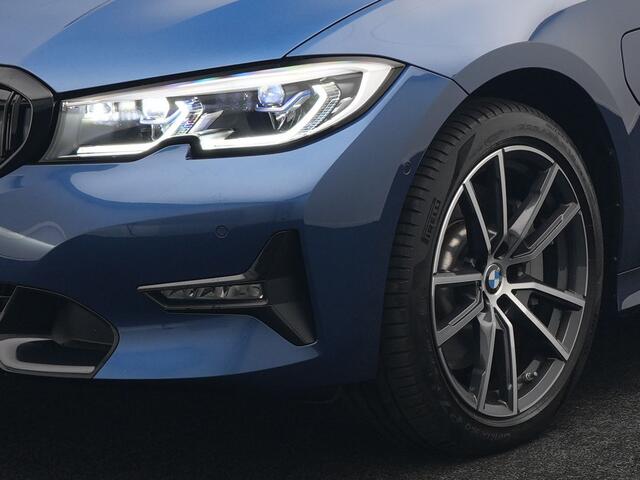 BMW 3-SERIE Touring 330e Sportline Plug In Hybrid 293pk Dealer O.H PHEV | Adaptive Cruise | 360 Camera | Head Up | Laser LED | Keyless | Sportstoelen Verwarmd | M Sportstuur | 18"L.M | Apple Carplay |