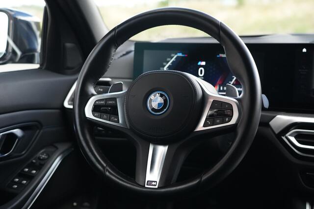 BMW 3-SERIE Touring 330e M Sport High Executive 292pk Navigatie/Stoelverwarming/Camera