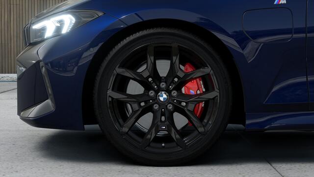 BMW 3-SERIE Touring 330e High Executive M Sport Automaat / Panoramadak / Trekhaak / Active Cruise Control / Adaptieve LED / Comfort Access / Parking Assistant Plus