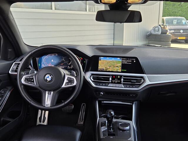 BMW 3-SERIE 330i High Executive, M-Sport, Live Cockpit, Adaptieve Cruise Controle, Stuurverwarming,