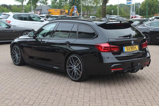BMW 3-SERIE Touring 330i M Sport Edition / M Performance / Trekhaak / Panoramadak / 360Camera / Leder / 19'' / Head-up / Navigatie / Harman Kardon / Stoelverwarming / DAB / Cruise Control