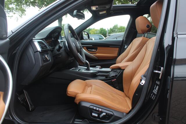 BMW 3-SERIE Touring 330i M Sport Edition / M Performance / Trekhaak / Panoramadak / 360Camera / Leder / 19'' / Head-up / Navigatie / Harman Kardon / Stoelverwarming / DAB / Cruise Control
