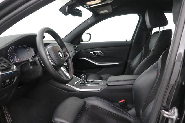 BMW 3-SERIE 330e M-Sport | ACC | Elek. Achterklep | Stoelverwarming | PDC V+A | Stoelverlengers