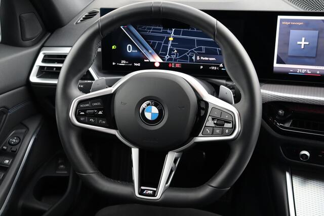 BMW 3-SERIE Touring 330i xDrive M-Sport | Adap. Cruise | Widescreen | Stoelverwarming | Camera | Climate Control | Navigatie | Carplay | 20''