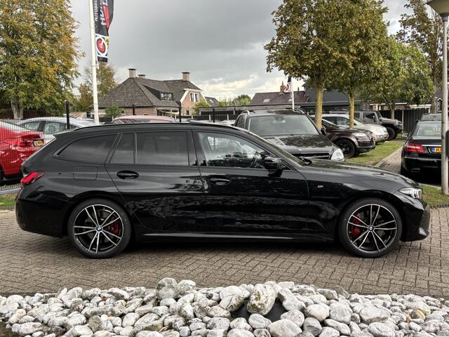 BMW 3-SERIE 330i M-Pakket 2024 Btw Auto Lichte Schade