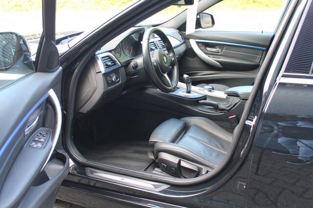 BMW 3-SERIE 318i Touring M-Sport High Executive AUTOMAAT