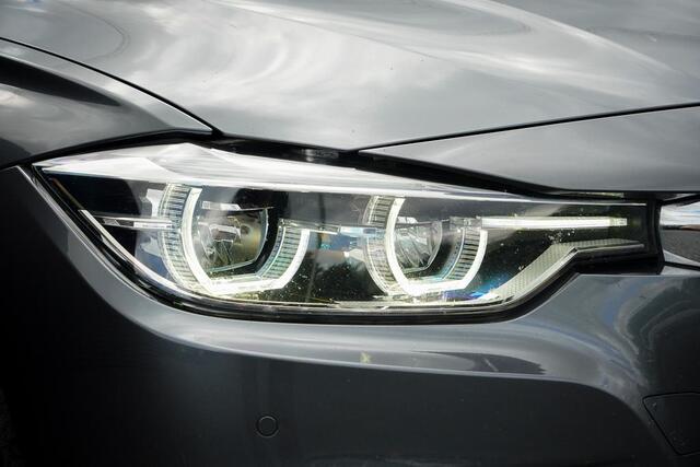 BMW 3-SERIE 330e Centennial Executive / M-Sport / Navi / LED