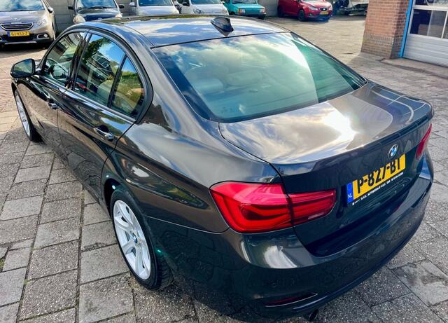 BMW 3-SERIE 318I EDITION LU.L EXEC.