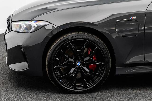BMW 3-SERIE Touring 330e 293pk M-Sport PANO H/K HUD TREKHAAK LEER 19" MY2025!
