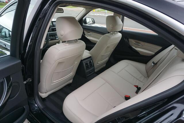 BMW 3-SERIE 320i Corporate Lease High Executive | LCI | DAK | HUD | LEER