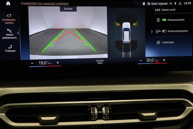 BMW 3-SERIE Touring 320i M-Sport | PANORAMADAK | ENTERTAINMENT / COMFORT / TREKHAAK- PACK