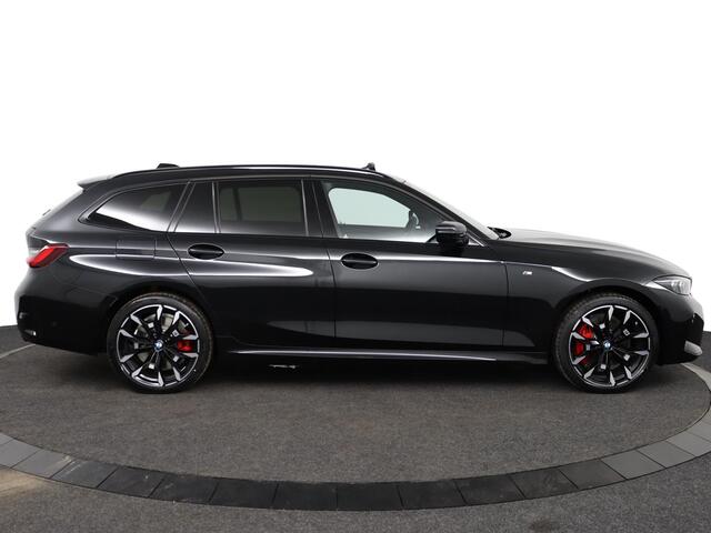 BMW 3-SERIE Touring 330e xDrive M Sportpakket Pro | Trekhaak | Panoramadak | Harman Kardon | Active Cruise Control | Comfort Access