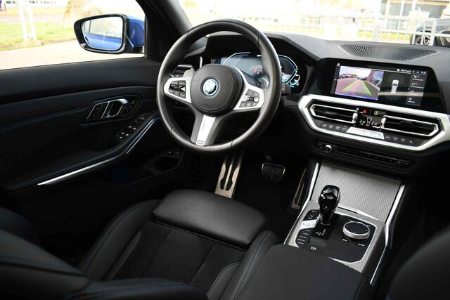 BMW 3-SERIE Touring 330e M-Sport Pano HUD El-zetels laser-LED Camera