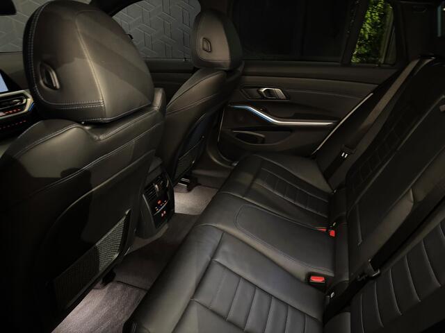 BMW 3-SERIE Touring 330e High Exe | M-performance | Pano | Trekhaak