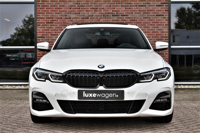 BMW 3-SERIE 320i M-Sport Pano 19inch Laser HiFi Shadowline