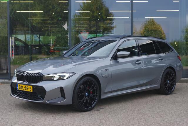 BMW 3-SERIE Touring 320e M-Sport 204 PK PHEV, Panoramadak, Camera, Memory, Head-Up