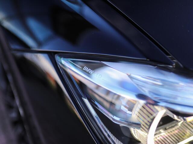 BMW 3-SERIE Touring 318i Essential | BTW! | 19" LM | Leder | PDC | Stoelverw. | LED