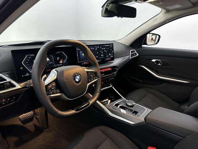 BMW 3-SERIE 318i Navi, Clima, Head Up, Nieuwstaat