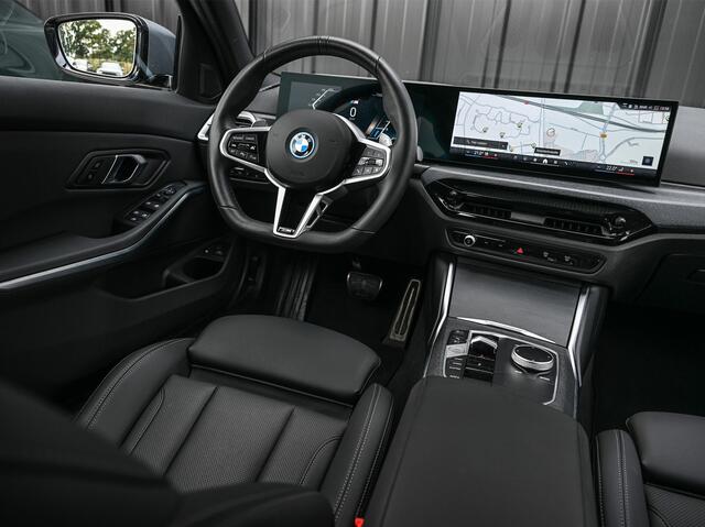 BMW 3-SERIE Touring 330e xDrive M-SPORT | FACELIFT | ACCU 19,5 kWh | ACTIVE CRUISE | ELEKTR. TREKHAAK | HIFI AUDIO | SHADOW LINE | CAMERA | FULL-LED | STUUR- EN STOELVERWARMING