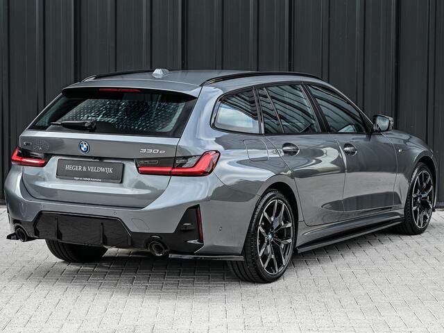 BMW 3-SERIE Touring 330e xDrive M-SPORT | FACELIFT | ACCU 19,5 kWh | ACTIVE CRUISE | ELEKTR. TREKHAAK | HIFI AUDIO | SHADOW LINE | CAMERA | FULL-LED | STUUR- EN STOELVERWARMING