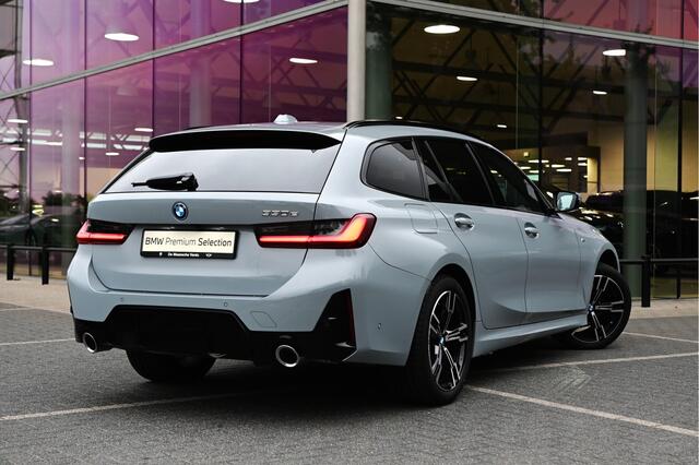 BMW 3-SERIE Touring 330e M Sport Automaat / Panoramadak / Trekhaak / Sportstoelen / Achteruitrijcamera / Comfort Access / Active Cruise Control / Parking Assistant