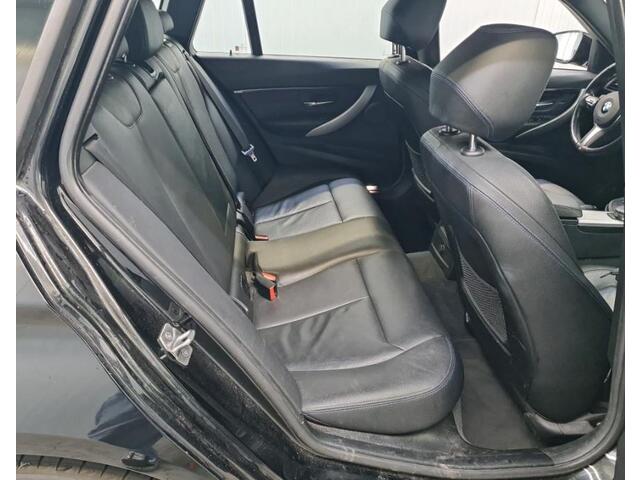 BMW 3-SERIE Touring 318i M Sport Automaat Corporate / Panoramadak / Leder-sport / Pdc.+Camera / Navigatie / M-Sport plus - Parking - Media Pack