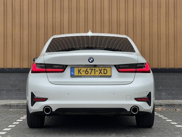 BMW 3-SERIE 318i High Executive | Cruise Control | Achteruitrijcamera | Apple Carplay/Android Auto | Sfeerverlichting | Keyless Go | DAB | Lane Assist | Stoelverwarming | Navigatie |