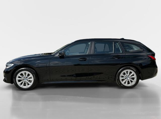BMW 3-SERIE 330e High Executive I Panoramadak I Leder I Head-up