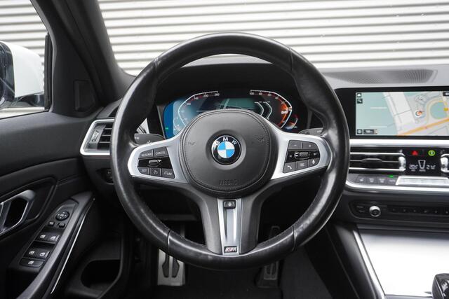 BMW 3-SERIE 318i Model M Sport | Comfort Access | Driving Assistant | HiFi System | Trekhaak met elektrisch wegklapbare kogel | Achteruitrijcamera | Extra getint glas achter