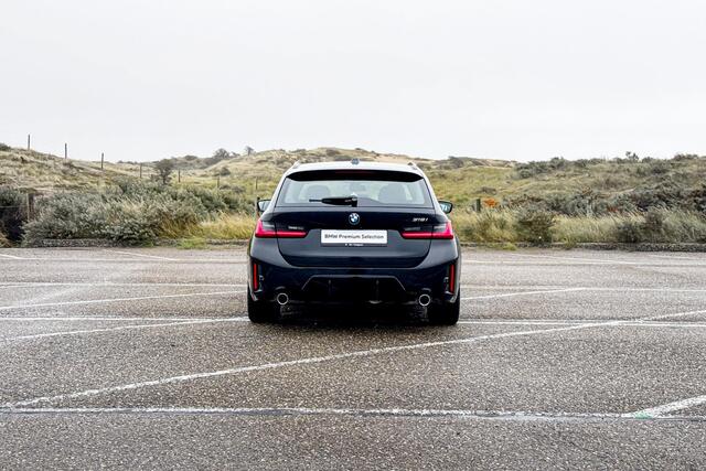 BMW 3-SERIE Touring 318i | M Sport | Stoelverwarming | Trekhaak |