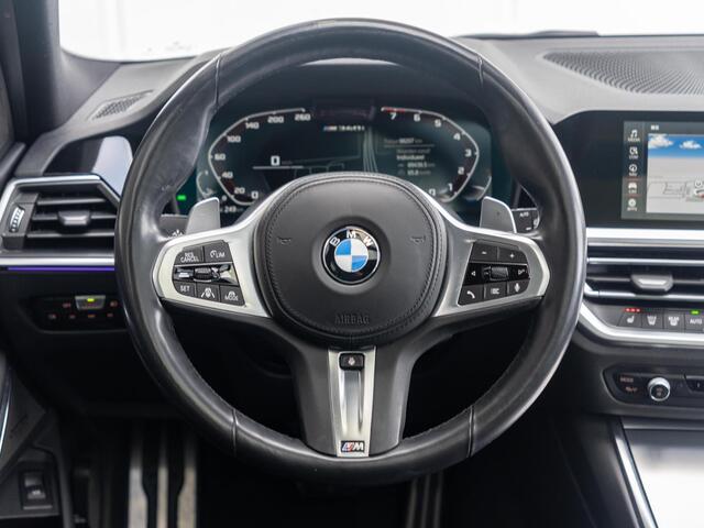 BMW 3-SERIE Touring M340i xDrive | Innovationspakket | Verwarmd Stuurwiel | Comfort Access | Panoramadak | Stoelverwarming | Laserlight | Head-Up Display | Harman Kardon | 19''