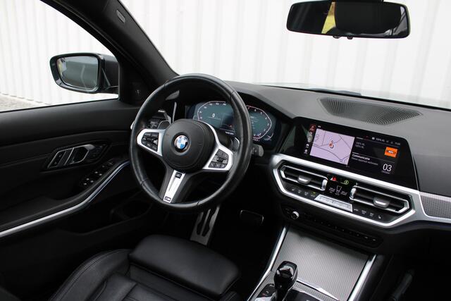 BMW 3-SERIE Touring 330i xDrive M-sport Business Edition Plus | Incl. 12 maanden garantie | Cruise control | Climate control | Apple carplay/Android auto | Schuif/kantel dak | Uitklapbare trekhaak | Stoel/stuurverwarming |
