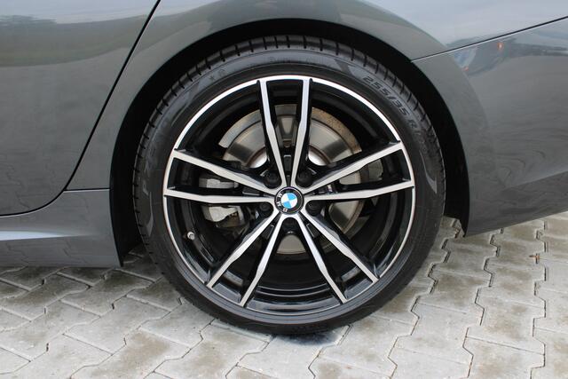 BMW 3-SERIE Touring 330i xDrive M-sport Business Edition Plus | Incl. 12 maanden garantie | Cruise control | Climate control | Apple carplay/Android auto | Schuif/kantel dak | Uitklapbare trekhaak | Stoel/stuurverwarming |