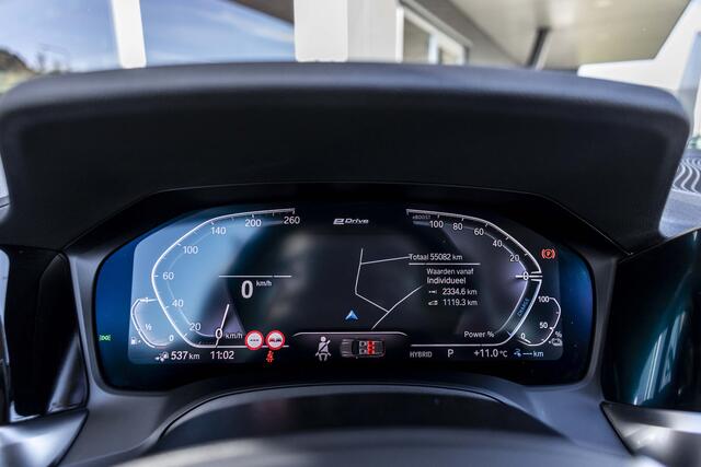 BMW 3-SERIE Touring 320e Business Edition Plus | Leder | Camera