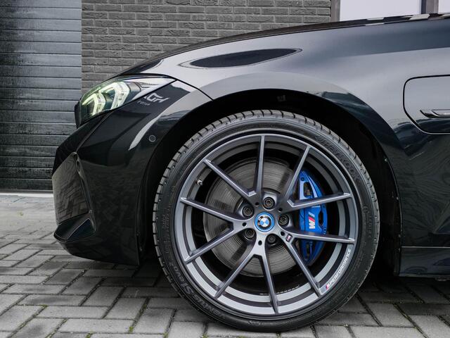 BMW 3-SERIE Touring 330e xDrive M Sport Pro | Pano | H/K | M-Tech Stoelen | HUD | Memo | Topv | Side | ACC | 19"M-Performance | Leer |