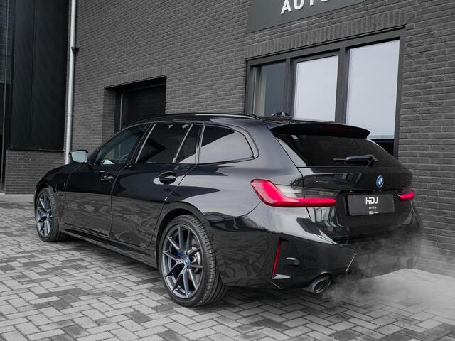 BMW 3-SERIE Touring 330e xDrive M Sport Pro | Pano | H/K | M-Tech Stoelen | HUD | Memo | Topv | Side | ACC | 19"M-Performance | Leer |