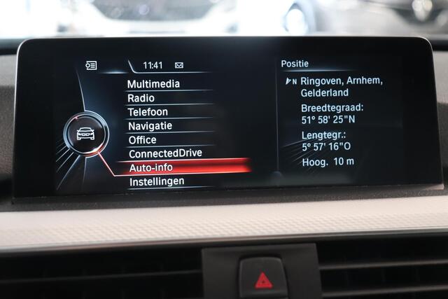 BMW 3-SERIE 320i Centennial High Executive | M sport pakket | Climate control | Parkeersensor v+a | Navigatie | Leder bekleding | Sportstoelen |