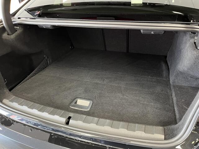 BMW 3-SERIE 320e M-sport | LASER LIGHT | CARPLAY | CAMERA | LEER/ALCANTARA |