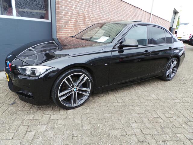 BMW 3-SERIE 318i Exe Aut. M-Pakket Schuif-/kanteldak NAP Gr-Navi,Leer,19"Lmv,Stoelverw,Enz Enz