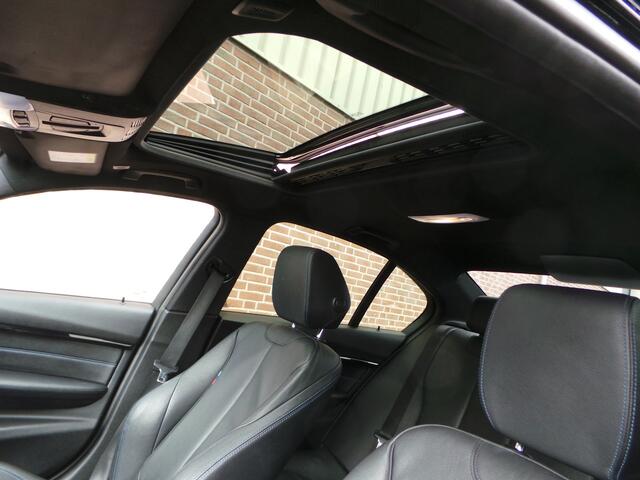 BMW 3-SERIE 318i Exe Aut. M-Pakket Schuif-/kanteldak NAP Gr-Navi,Leer,19"Lmv,Stoelverw,Enz Enz