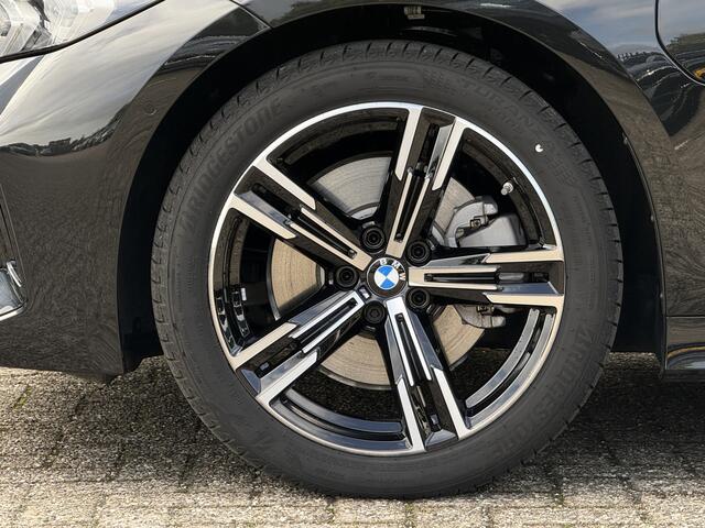 BMW 3-SERIE Touring 330e | M-Sport | Panorama | Camera | Getint Glas | HiFi | Elek. Trekhaak