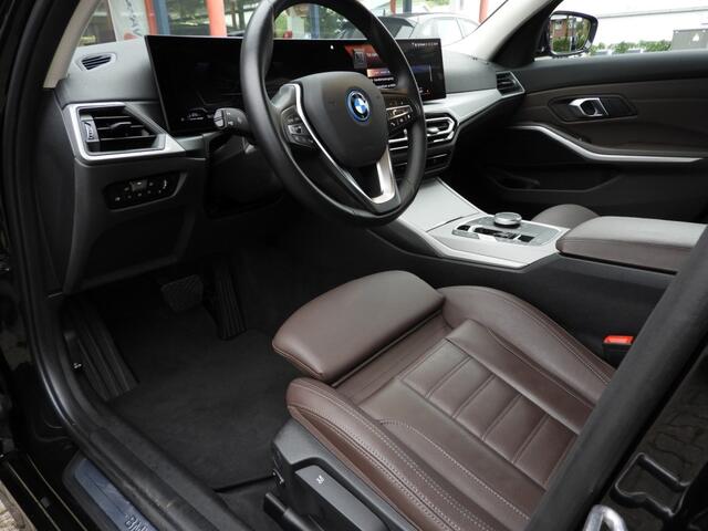 BMW 3-SERIE 320E PLUG-IN HYBRID WIDESCREEN NIEUW MODEL